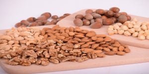 Apakah kacang menyebabkan jerawat?