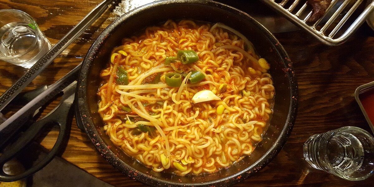 Bahaya makan mie instan malam hari
