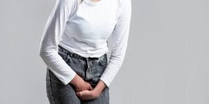 bibir kemaluan bentol dan gatal