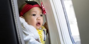 Umur berapa bayi boleh naik pesawat