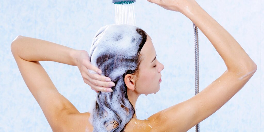 jarang keramas sebabkan rambut lepek