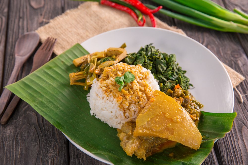 berapa kalori nasi padang