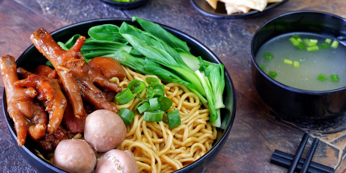pelengkap mie ayam