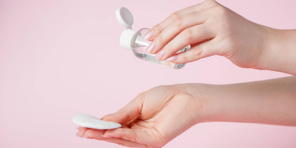 manfaat baby oil untuk wajah berjerawat