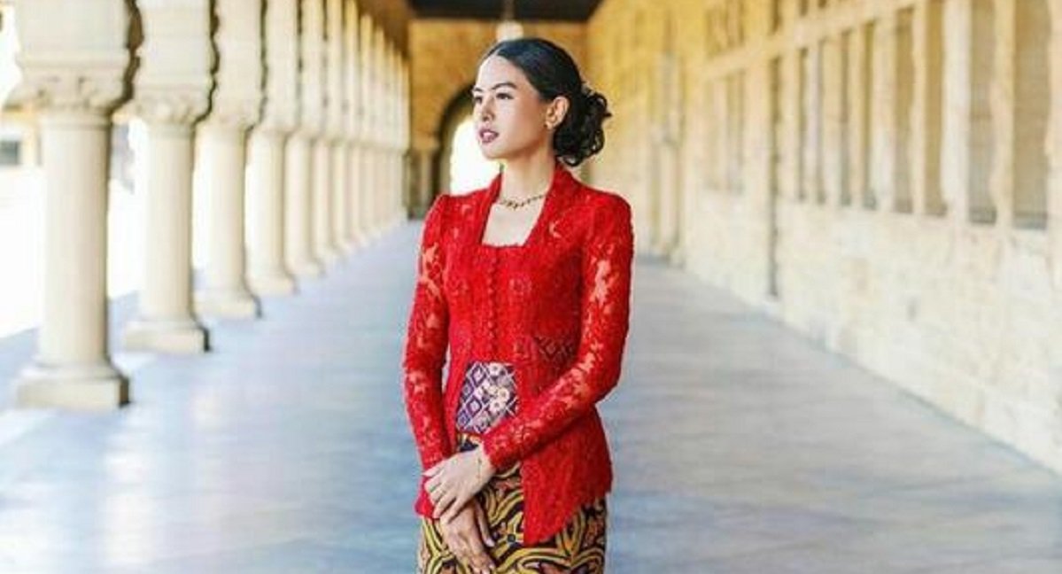 kebaya maudy ayunda