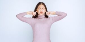 cara mengeluarkan kapas dari telinga