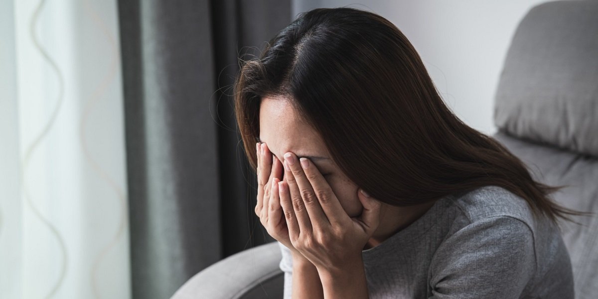 fakta mitos setelah melahirkan ibu tak boleh menangis